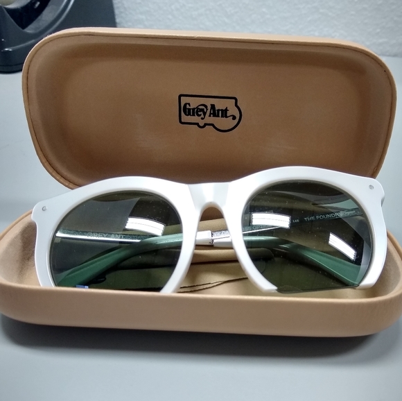 Grey Ant sunglasses - The Foundry - Picture 6 of 7